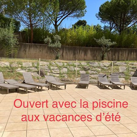 Superbe appartement à Uzès avec place de parking Exterior foto