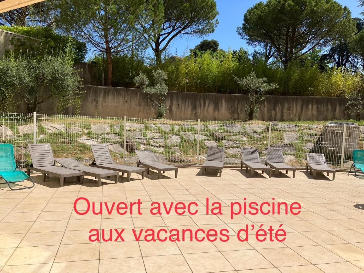 Superbe appartement à Uzès avec place de parking Exterior foto